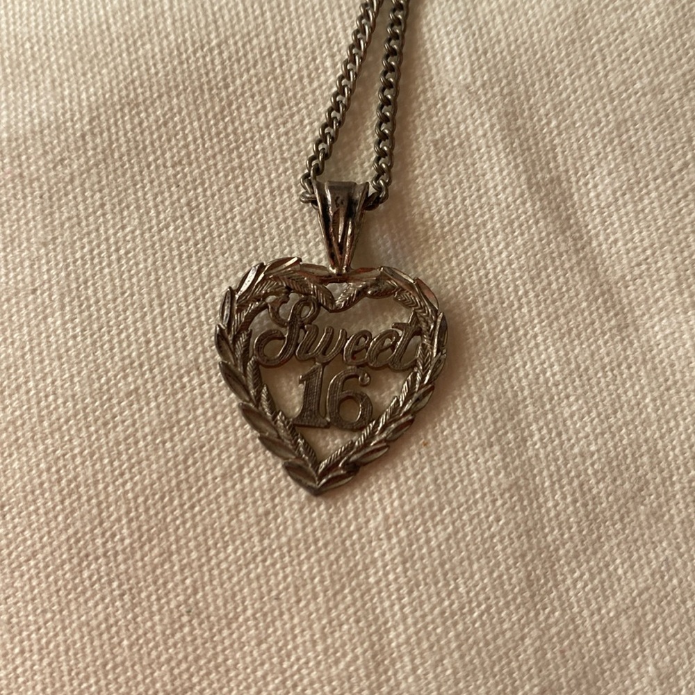 Sweet 16 pendant